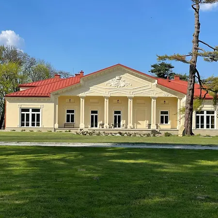 Homestay Palac Zbylitowskich *