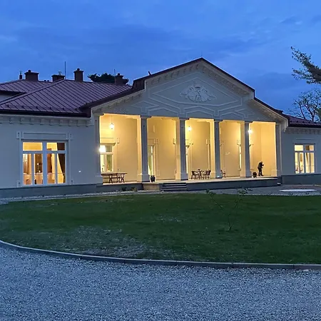 Homestay Palac Zbylitowskich